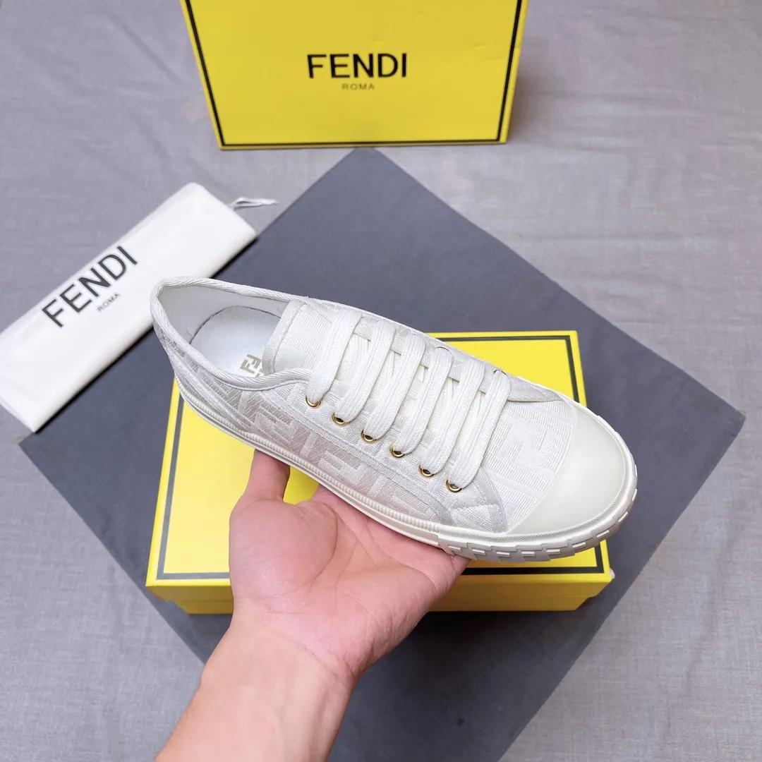 P380 men's shoes 💰Fendǐ Domino sneakers with jacquard FF pattern, embossed FF pattern on the toe, canvas upper, TPU customized outsole Size: 38-45 (customized for 45) No. 018